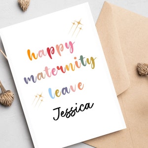 Cartão personalizado de maternidade feliz, cartão de merdas e risadinhas, cartão de bebê novo, cartão para nova mãe, cartão para novo bebê, nome impresso, cartão de texto arco-íris