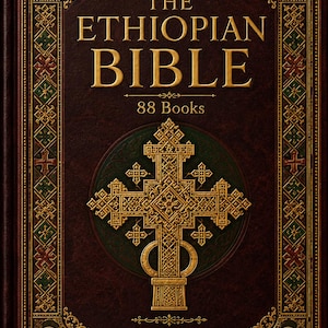 Peut inclure: Un livre à couverture rigide marron foncé intitulé THE ETHIOPIAN BIBLE 88 Books Complete English Edition. La couverture présente une croix dorée ornée au centre, des motifs géométriques complexes et quatre illustrations d'angles.