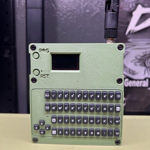 Heltec v4 | meshastic | noyau maillé | stl heltec | stl meshastic | hors réseau | porter tous les jours | évacuer | dispositif de communication sécurisé