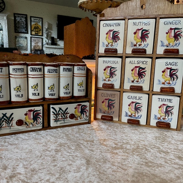 MCM, COTTAGECORE, Ceramic/Wood Spice Rack ROOSTER - Fred Roberts Co., San Francisco, Made In Japan