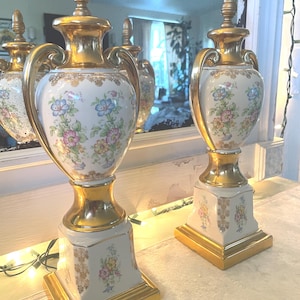 Vintage Victorian Style Porcelain Lamp Finials: Gilded Gold Floral Decor