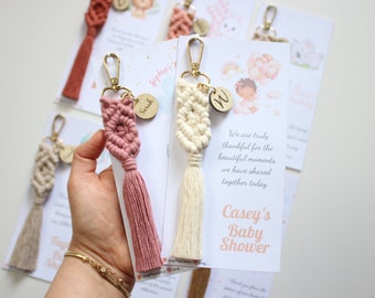 Llaveros de macramé personalizados para sus ocasiones especiales / Regalo de fiesta de cumpleaños de bebé / Favor de baby shower, Favor de fiesta de cumpleaños /
