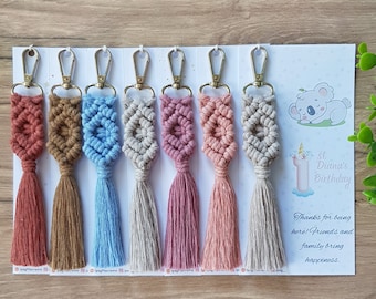 Llaveros de macramé personalizados: Regalos personalizados para bodas, despedidas de soltera y damas de honor; Recuerdos de Baby Shower, Cumpleaños y Bautismo