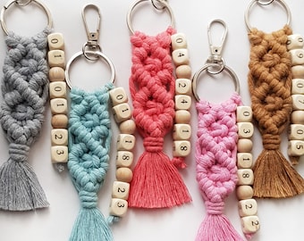 Llavero Macrame fechado / Llavero Macrame de fecha personalizada / Regalos de despedida de soltera / Regalos personalizados / Llavero de fecha con cuentas / Regalo para ella