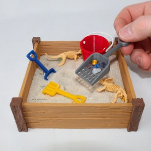 Classic Mini Sandbox Zen Garden with Sand, 3D Printed Mini Tools & Gems - 3D Printed Sensory Sandbox - Fidget Toy