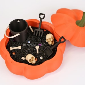 Jardim Zen de Mini Abóboras de Halloween: Caixa de Areia Sensorial com Acessórios e Ferramentas Assustadoras