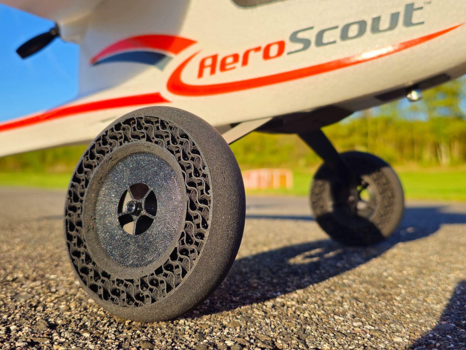 KIN Next Gen Wheels - Airless Tires - Bush Style - Compatible With ...