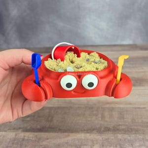 Mini Crab Sandbox with Sand and Tools, Desktop Zen Garden, 90s Nostalgia Desk Toy, Sensory Toy