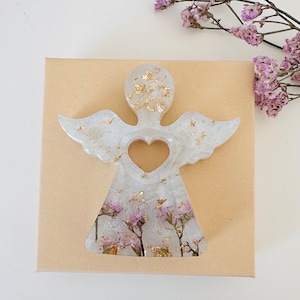 Sympathy gift Guardian Angel, pressed flowers resin angel, spiritual gift, Angel figurine, memorial remembrance condolence lose of loved one