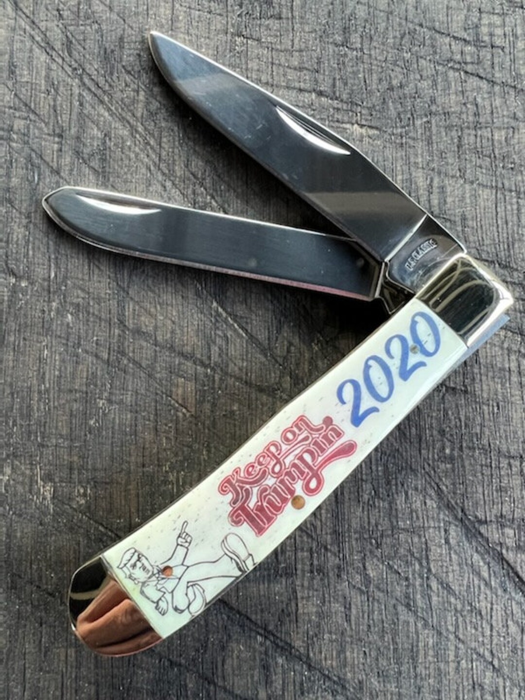 US Classics Pocket Knife, Full Size Trapper Donald Trump Knifekeep on