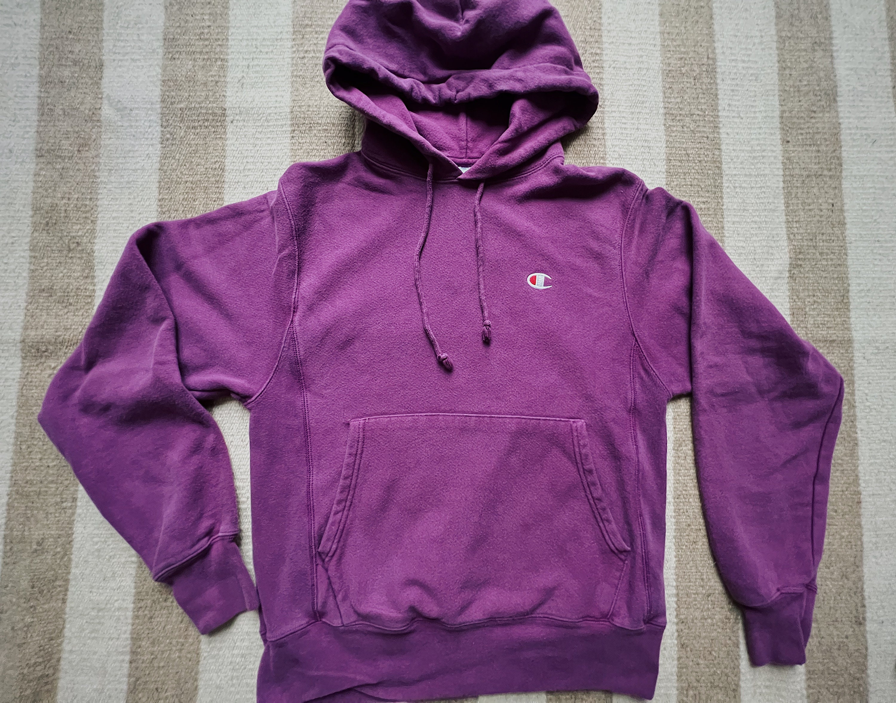 Magenta Sweatshirt -  Canada