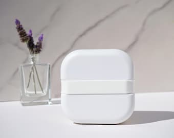 Leakproof Soap Box with a Lid Plastic-Free, Toxin-Free Container with Drain Tray for Storing Shampoo Conditioner Bars Fits Originature Bars