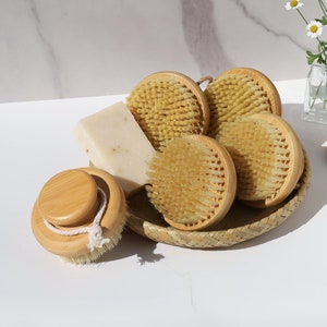 Bamboo Dry Brush 100% Natural Sisal Fiber Exfoliating Brush Vegan Dry Brush Bodycare Plant-based Dry Brushing Smooth Skin