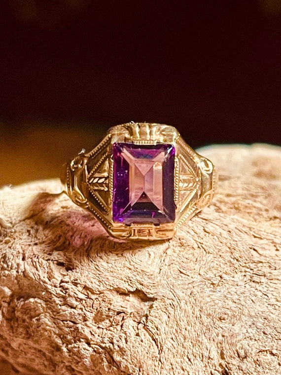 Art Deco Amethyst 10KT Yellow Gold Ring Size 7