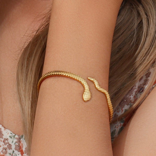 New 18K Gold Open Adjustable Snake Bangle