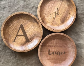 Custom Engraved Mini Charcuterie Board Wine Glass Topper Personalized Cocktail Snack Board Hostess Gift Wedding Favor Party Accessory