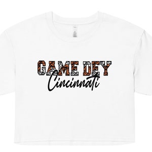 Cincinnati Footbal Crop Top, Grafik Game Day Tiger Stripe Text Damen T-Shirt, Damen Cincy Mode Outfit, Geschenk für Cincinnati Football Fan