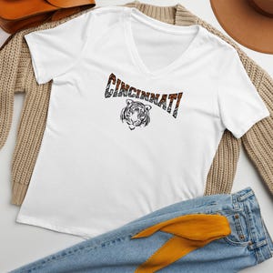 Ontspannen voetbal-T-shirt Cincinnati dames, cadeau voor Bengalen-fan, zomervakantieshirt, Cincy-fantop