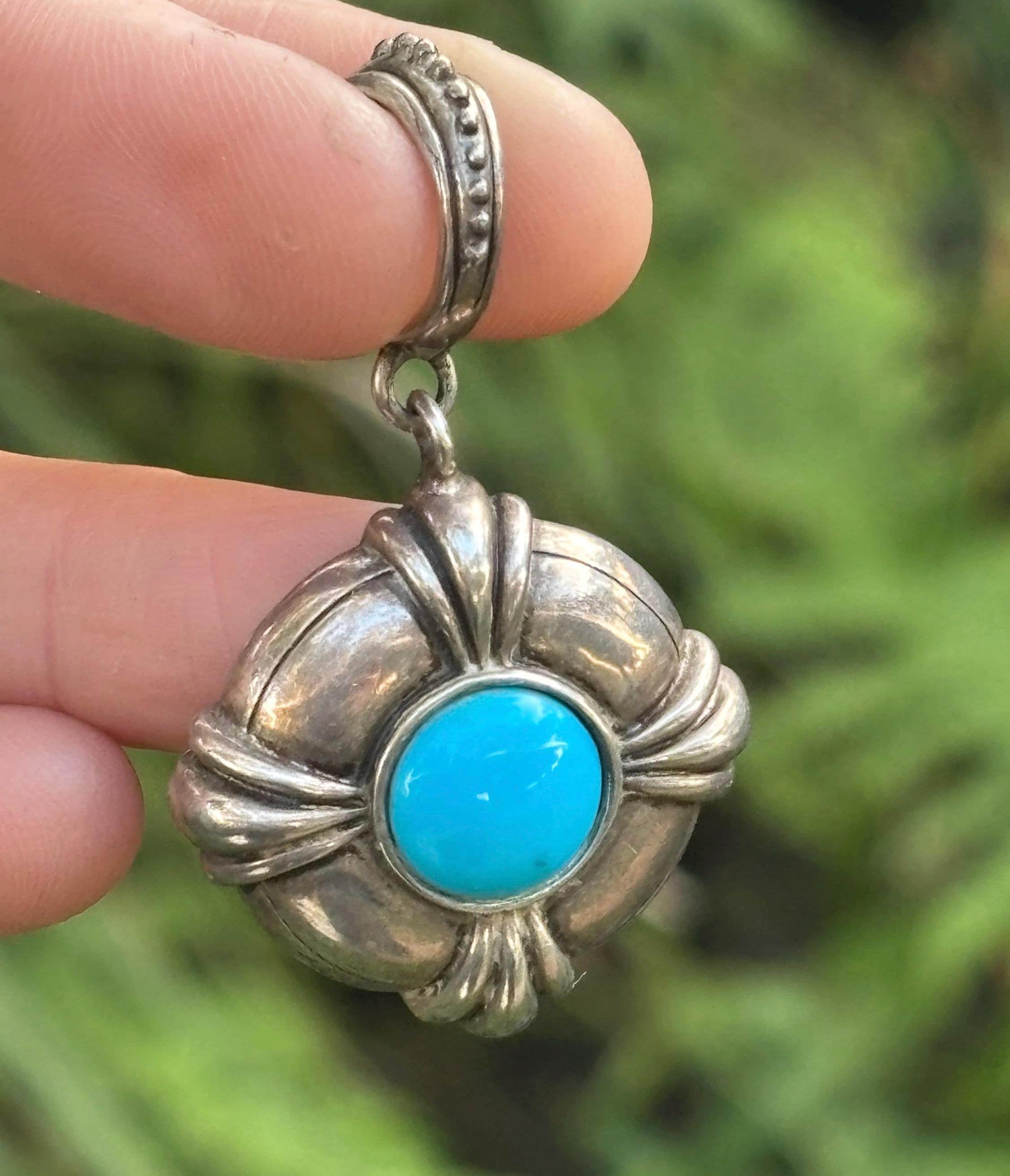 ターコイズ YAZZIE STERLING シルバーペンダント Alvin Yazzie, Navajo Sterling Silver Bead Necklace and