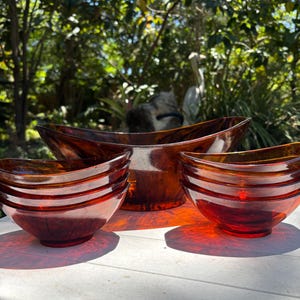 Mid Century Modern Tortoise Shell Brown Lucite Salad Bowl and Serving Bowls, 1970s Era Salad or Snack Serving 9PC Set