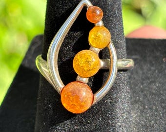 Silver and Amber Dot Leaf Shaped Vintage Ring Size 7