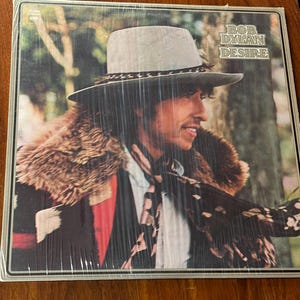 Original Bob Dylan Desire Vinyl Record Album Columbia Records PC 33893 Original Pressing From 1975 No Barcode