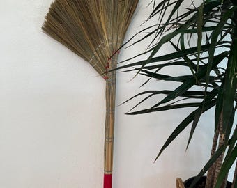 Deluxe Vietnamese Natural Straw Broom /42" Handmade Soft Grass Broom for Indoor & Outdoor/ Choi Bong Co Viet Nam Cao Cap