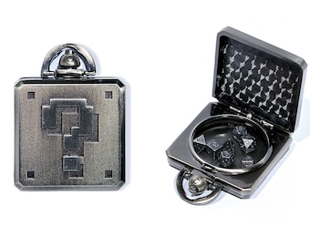 Point d'interrogation Fun Design Square Quartz Pocket Watch Shell avec Dnd Metal Brass Dice 7pcs 5mm