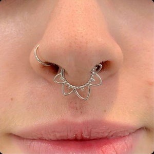 16G 316L Steel Flower Hinged Septum Hoop| Septum Clicker| Segment Hoop Silver| Septum Jewelry Surgical Steel| Septum Piercing| 1.2*8/10mm