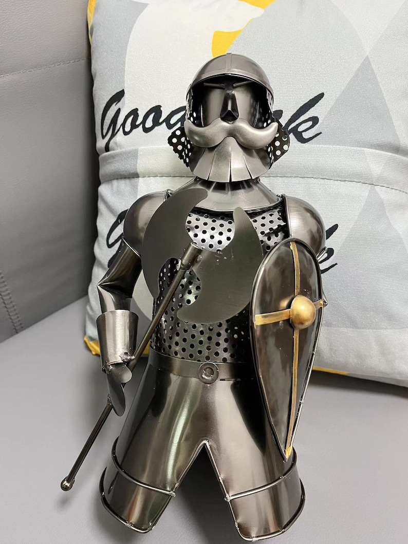 Handcrafted Wine Bottle Holder Retro Creative Metal Wine Rack for Countertop or Tabletop Home Bar Kitchen Décor Gift for Dad Knight's Armor