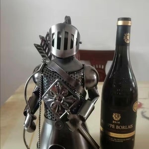 Handcrafted Wine Bottle Holder Retro Creative Metal Wine Rack for Countertop or Tabletop Home Bar Kitchen Décor Gift for Dad Knight's Armor