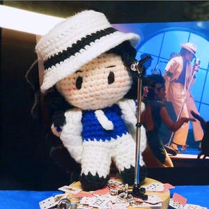 Michael Jackson Crochet Doll – Handmade Amigurumi for Car Interior Charm, Bag Decoration, Kids' Toy, Perfect Gift for Loved Ones