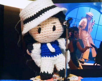 Michael Jackson Crochet Doll – Handmade Amigurumi for Car Interior Charm, Bag Decoration, Kids&#39; Toy, Perfect Gift for Loved Ones