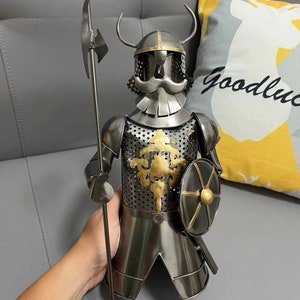 Handcrafted Wine Bottle Holder Retro Creative Metal Wine Rack for Countertop or Tabletop Home Bar Kitchen Décor Gift for Dad Knight's Armor