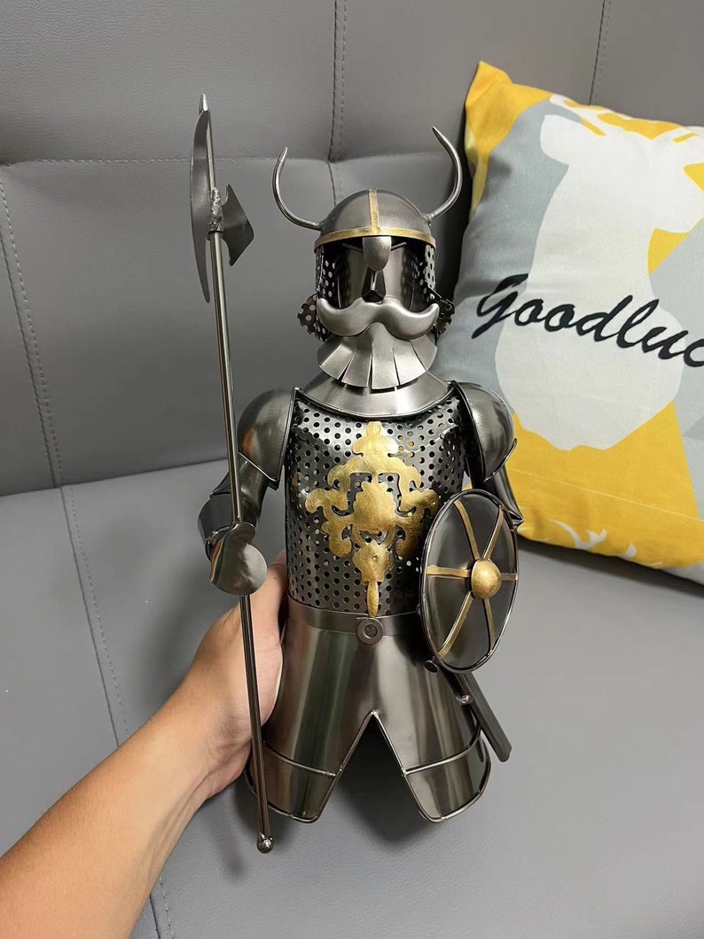 Handcrafted Wine Bottle Holder Retro Creative Metal Wine Rack for Countertop or Tabletop Home Bar Kitchen Décor Gift for Dad Knight's Armor