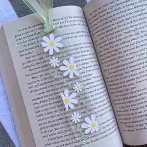 Daisy bookmark, custom bookmark, personalised gift, book lover gift, book accessories, gift for her, bookish gifts, booktok, daisy lover