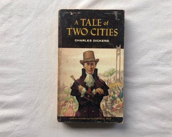 A Tale of Two Cities // Charles Dickens // 1963 // Vintage Paperback