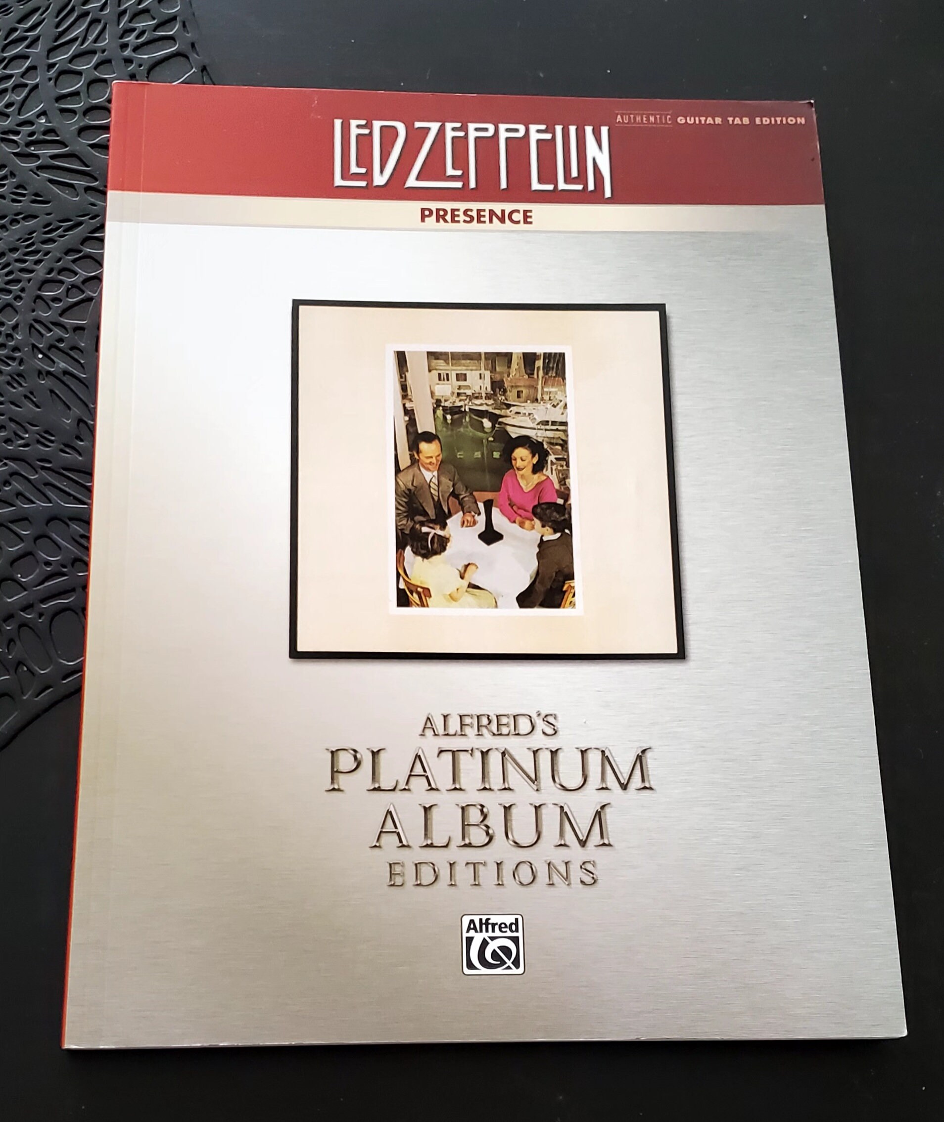Led Zeppelin Presence Platinum: Guitar Transcriptions