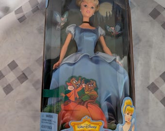 Favorite Fairytale Collection Disney's Classics Cinderella Doll 21931
