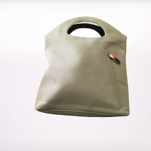 Y2K Vintage SALVATORE FERRAGAMO light grey felt purse/handbag