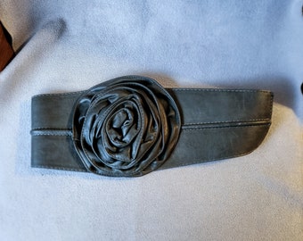 Handmade Gray Leather Rose Belt, Wide Elastic Waistband, M/L  display picture 2