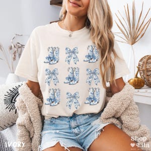Coquette Cowgirl Shirt Blue Toile de Jouy Boots & Bows Comfort Colors T-Shirt Western Floral Cowboy Tee Chinoiserie Feminine Cute Girly Gift