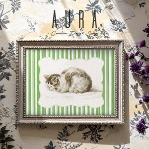 Lámina artística de gato durmiendo / Ilustración vintage de animales / Arte mural a rayas - Impresión digital de descarga / Arte de gatos cottagecore / Lámina infantil adorable