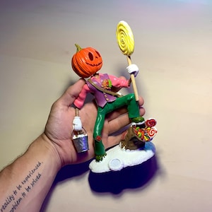 Large Jack-o'-lantern sculpture for home interior (MilkyClay)