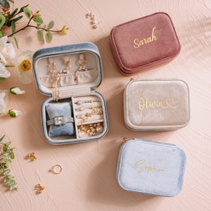 Personalisierte Uhr Lagerung Samt Schmuck Box, Brautjungfer Geschenke, Hochzeitsgeschenk, Reise Schmuckschatulle, Muttertagsgeschenk, Geschenk für Mama