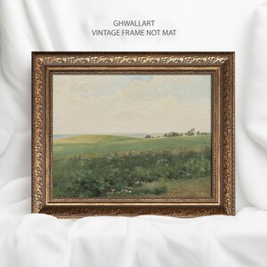 Quadro con paesaggio incorniciato, dipinto vintage con prato verde, decorazione naturale classica con cornice dorata