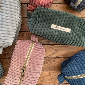 Trousse de toilette en velours côtelé - 12 coloris