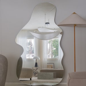 Espelho de corpo inteiro curvo assimétrico | Decoração escandinava para casa | Espelho de parede grande e irregular |