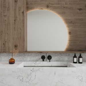 Halfronde ledbadkamerspiegel: Scandinavisch modern design