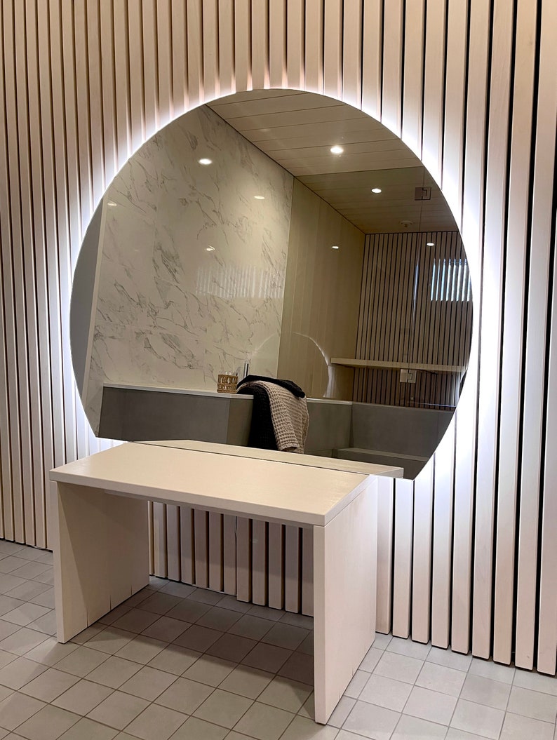 Miroir de salle de bains en demi-cercle avec LED, miroir lumineux rond à LED, grand miroir en demi-cercle à LED, décoration de salle de bains éclairée par LED, miroir à rayon image 6